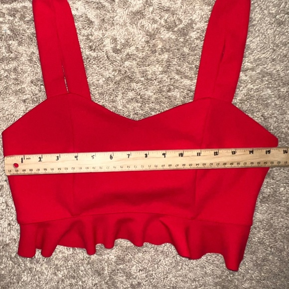 3/$25 🍄 Forever 21 Red Ruffled Crop Top Tank Size Large - Picture 3 of 7